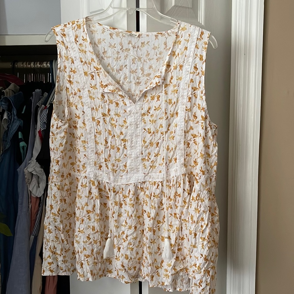 Jane & Delancey Gold/White Floral Top Size XL